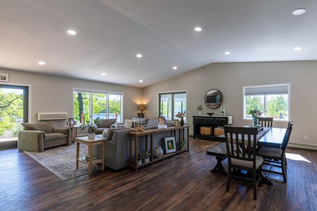 Living/Dining | Image 10