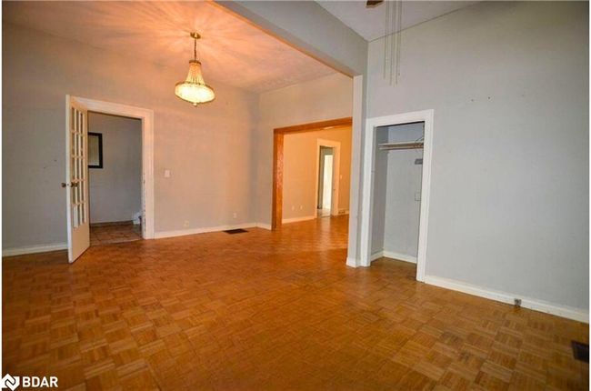 164 Macnab St N, House other with 4 bedrooms, 2 bathrooms and null parking in Hamilton ON | Image 7