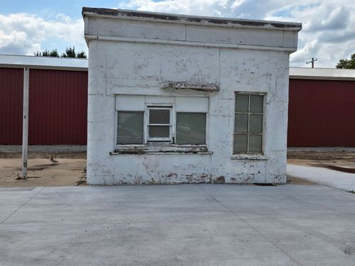 1501 S Summit St, Arkansas City, KS, 67005-3330 | Card Image