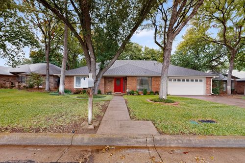 2008 Turf Club Dr, Arlington, TX, 76017-4438 | Card Image