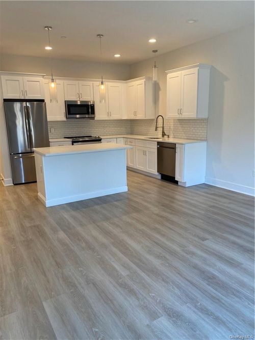 3c-91 Bedford Rd, Chappaqua, NY, 10514-3553 | Card Image