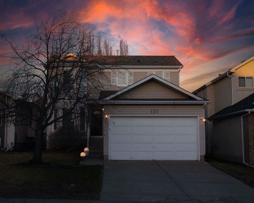 121 Sierra Morena Close Sw, Home with 4 bedrooms, 3 bathrooms and 4 parking in Calgary AB | Card Image