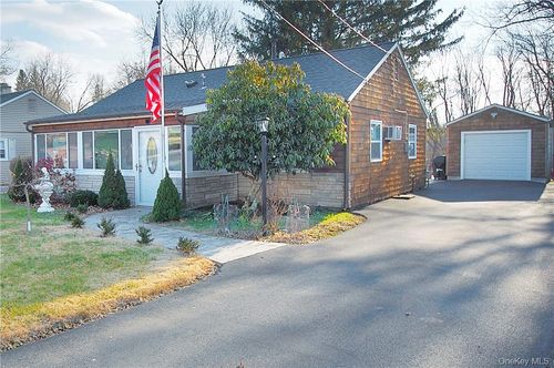 10 Forshee St, Monroe, NY, 10950-4102 | Card Image