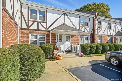 apt-b-2066 Lakeview Rd, Bellmore, NY, 11710-4257 | Card Image