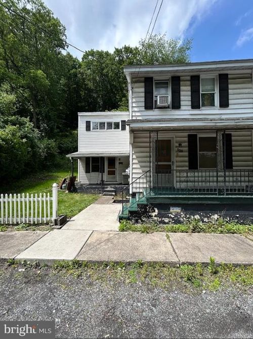 523 W Mahanoy Ave, GIRARDVILLE, PA, 17935-1208 | Card Image