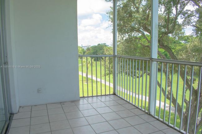 APT-408 - 2651 S Course Dr, Condo with 2 bedrooms, 2 bathrooms and null parking in Pompano Beach FL | Image 8