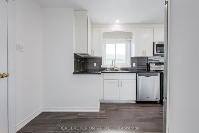 855 Miriam Rd, House other with 5 bedrooms, 2 bathrooms and 4 parking in Pickering ON | Image 13