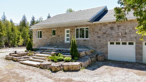 114 Pike St, Lions Head, ON, N0H1W0 | Card Image