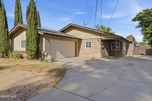 42244 W 55th Street, Quartz Hill, CA, 93536 | Card Image