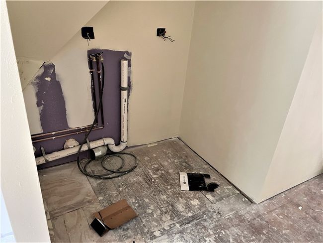 Laundry hook-ups on second floor in bathroom! | Image 14