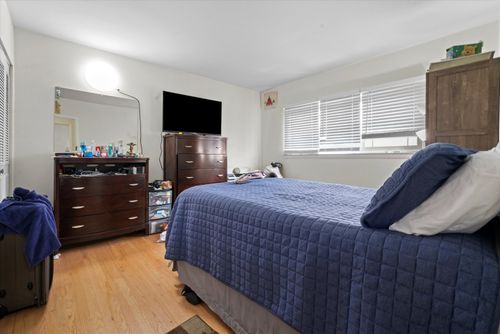 apt-2e-8050 Niles Ave, Skokie, IL, 60077-2915 | Card Image