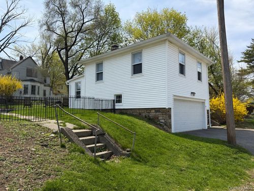 41 Mcalpin Ave, Mahopac, NY, 10541-2385 | Card Image