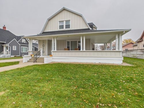 1010 East Ave, Holdrege, NE, 68949-1825 | Card Image