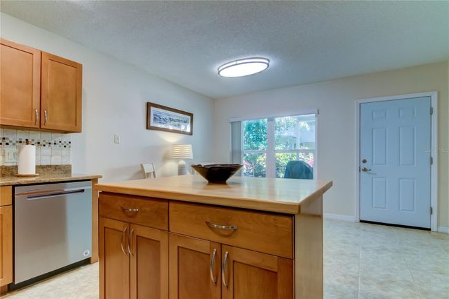 5 - 2291 Americus Boulevard W, Condo with 2 bedrooms, 2 bathrooms and null parking in Clearwater FL | Image 19
