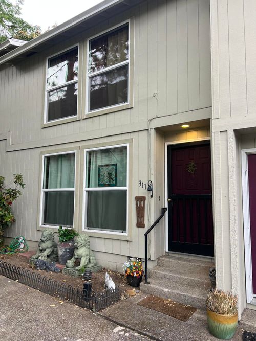 311 Glenn St, Ashland, OR, 97520-1716 | Card Image