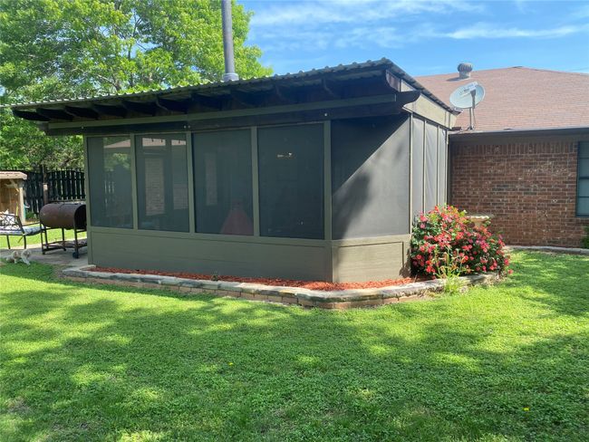 600 E Elm St, House other with 3 bedrooms, 2 bathrooms and null parking in Glen Rose TX | Image 16