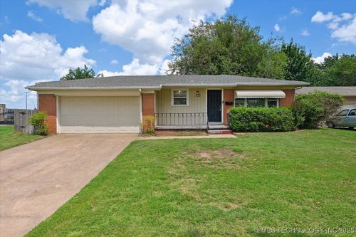 5121 S Madison Ave, Tulsa, OK, 74105-5632 | Card Image