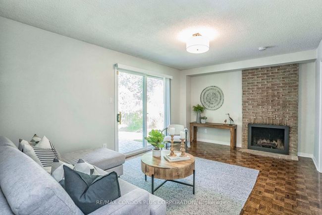 1681 Medallion Crt, House other with 5 bedrooms, 3 bathrooms and 4 parking in Mississauga ON | Image 10