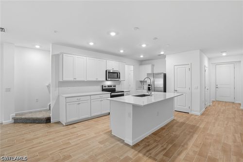 27881 Radiant Ct, BONITA SPRINGS, FL, 34135-3568 | Card Image