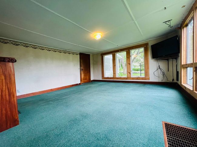 64 York Street, House other with 3 bedrooms, 2 bathrooms and null parking in Lyndon VT | Image 6