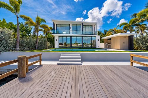 271 Shore Dr, Miami Beach, FL, 33141-2425 | Card Image