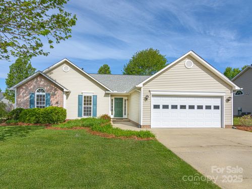 143 Running Briar Rd, Fletcher, NC, 28732-6517 | Card Image