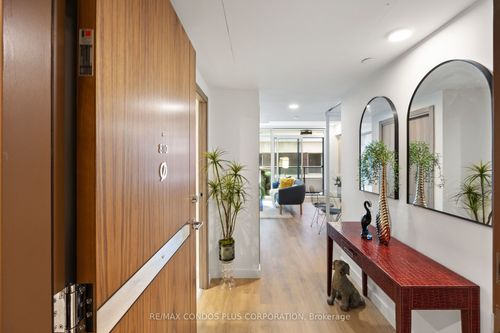 810-38 Widmer St, Toronto, ON, M5V0P7 | Card Image