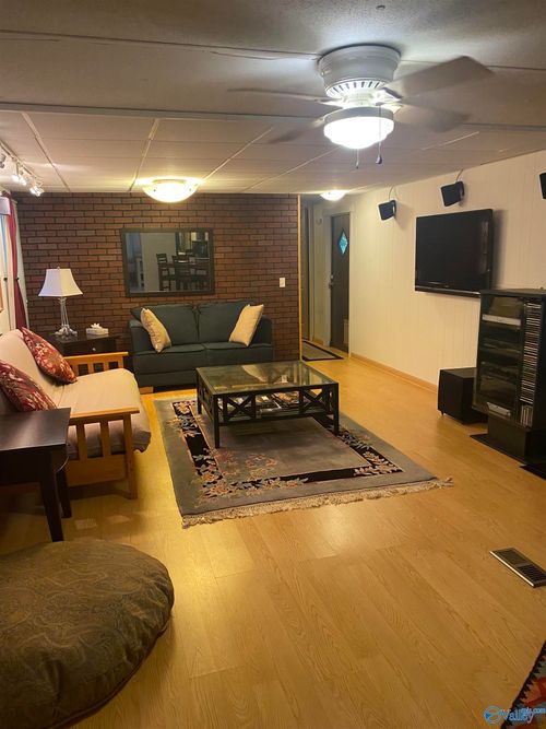 955 Honeycomb Road, Grant, AL, 35747 | Card Image