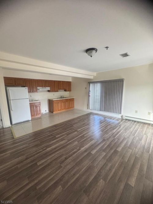 apt-201-620 1st Ave, Elizabethport, NJ, 07206-1161 | Card Image