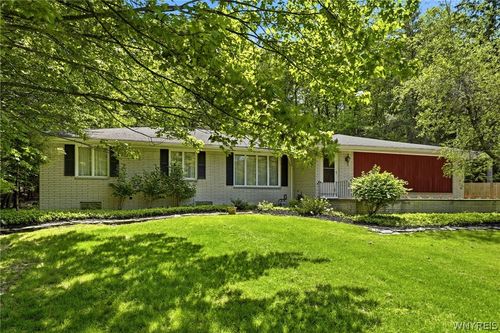 7922 Hywood Drive, Boston, NY, 14075 | Card Image