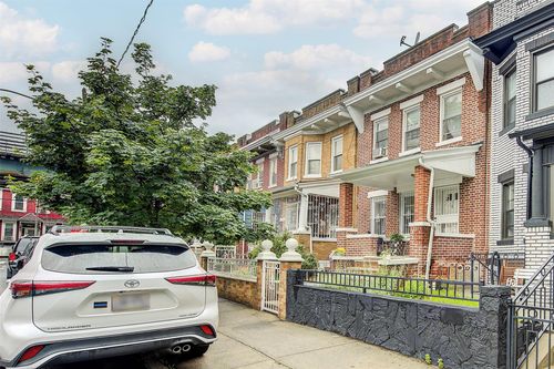 9 Adler Pl, Brooklyn, NY, 11208-1601 | Card Image