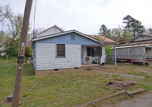 106 E Second St, Hardy, AR, 72542-9778 | Card Image