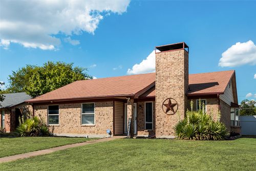 711 Valley Hill Rd, Duncanville, TX, 75137-4152 | Card Image