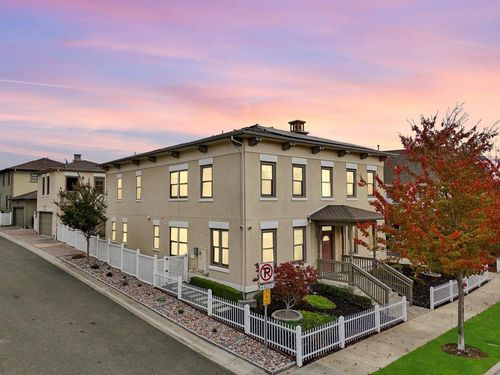 1018 Promenade St, Hercules, CA, 94547-2710 | Card Image