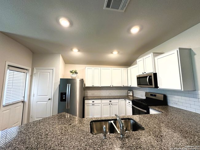 13028 Minuet Sway, House other with 3 bedrooms, 2 bathrooms and null parking in San Antonio TX | Image 9