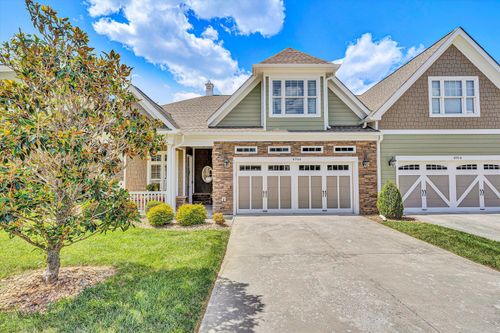 4944 Towne Dr, Roanoke, VA, 24018-7414 | Card Image