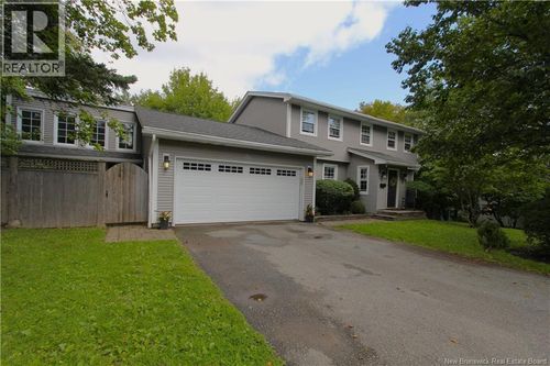 17 Crestline Rd, Renforth, NB, E2H1C5 | Card Image
