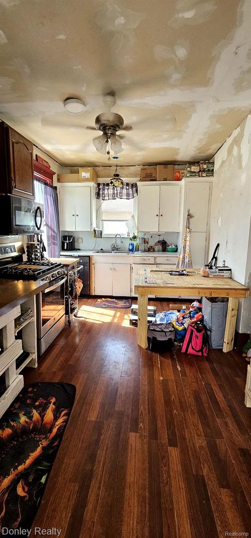 4339 Main St, Brown City, MI, 48416-7910 | Card Image