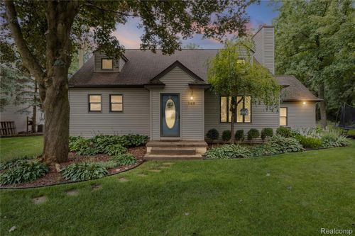 149 N Haven St, Novi, MI, 48377-1316 | Card Image