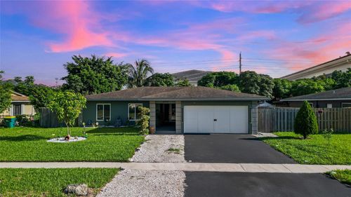 6951 Nw 83rd St, Tamarac, FL, 33321-5076 | Card Image