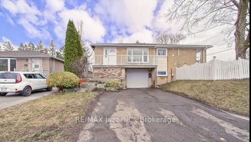 676 Mountview Pl, Newmarket, ON, L3Y3P7 | Card Image