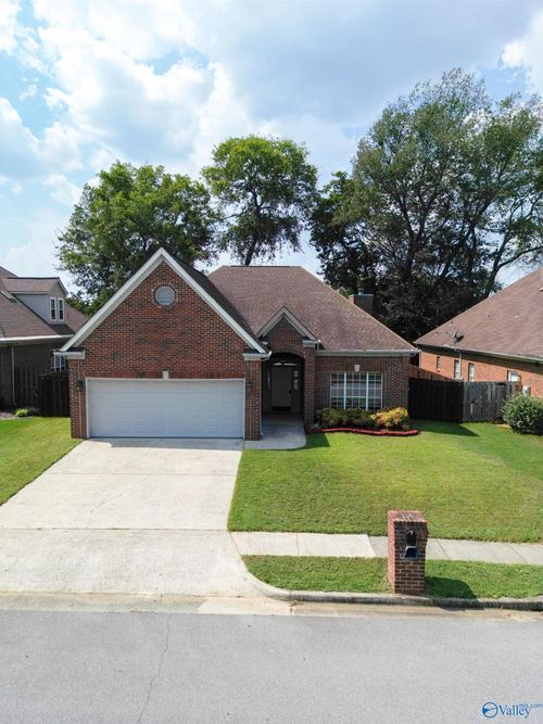 492 Sussex Dr Sw, Huntsville, AL, 35824-1342 | Card Image