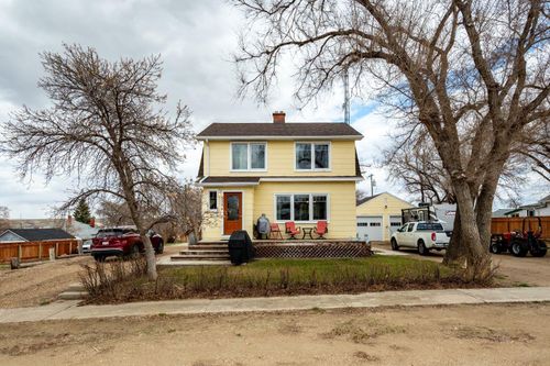 526 1 Street W, Empress, AB, T0J1E0 | Card Image