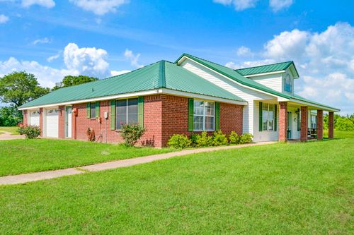 1005 E Front St, Blossom, TX, 75416-2603 | Card Image