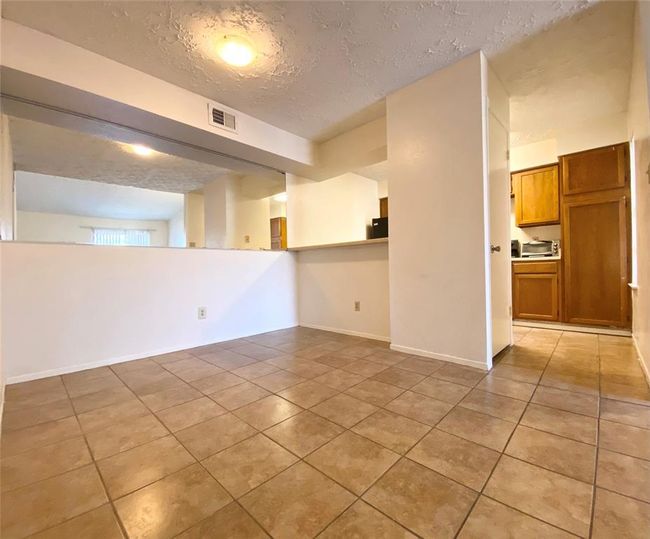 UNIT-903 - 10555 Turtlewood Ct, Townhouse with 2 bedrooms, 2 bathrooms and null parking in Houston TX | Image 7