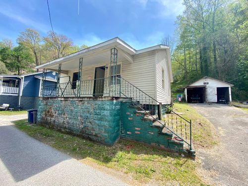 414 4th Street Fox Btm, Harold, KY, 41635 | Card Image