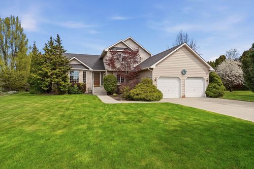 3319 E 65th Ave, Spokane, WA, 99223-7230 | Card Image