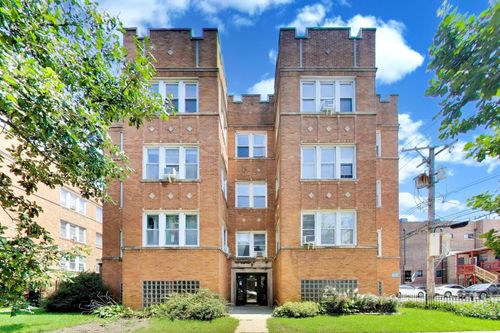 2b-4419 N Whipple St, Chicago, IL, 60625-3885 | Card Image