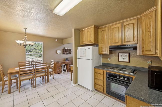 5014 Bump Gate Rd, House other with 3 bedrooms, 2 bathrooms and null parking in Pipe Creek TX | Image 13