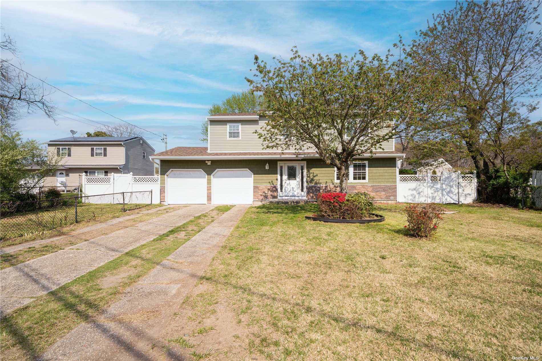 Gibbs Rd, Central Islip, NY 11722